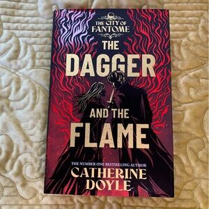 'The Dagger and The Flame' fairyloot special edition Book